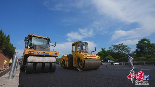 川內唯一 交通運輸部首批科研監測點 g42滬蓉高速公路觀測點路面施工完成